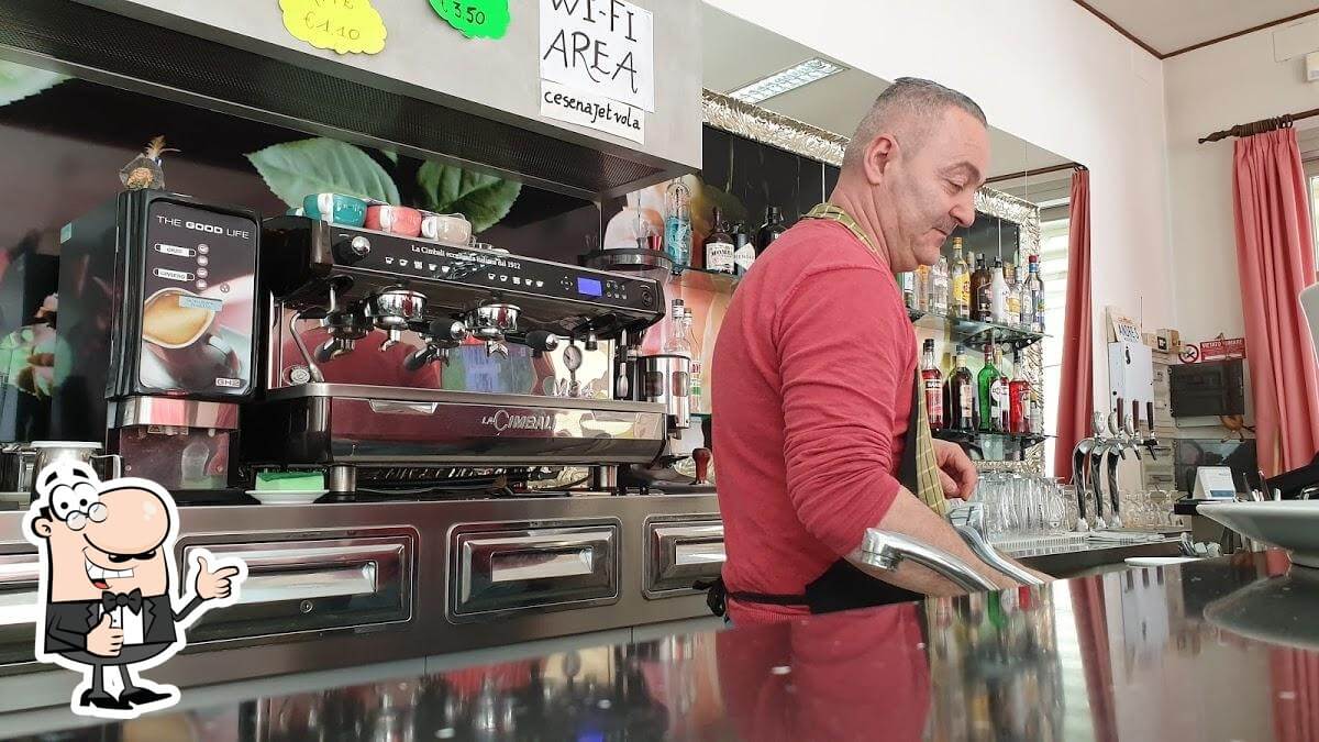 Bar Andres, Macerone office